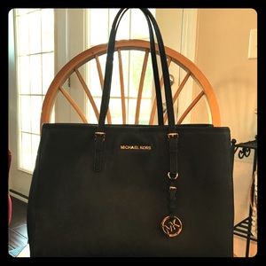 Michael Kors Tote!!